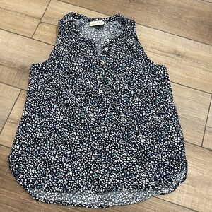 Blue and White Patterned Shirt Universal Thread Size Small Cotton Floral Top